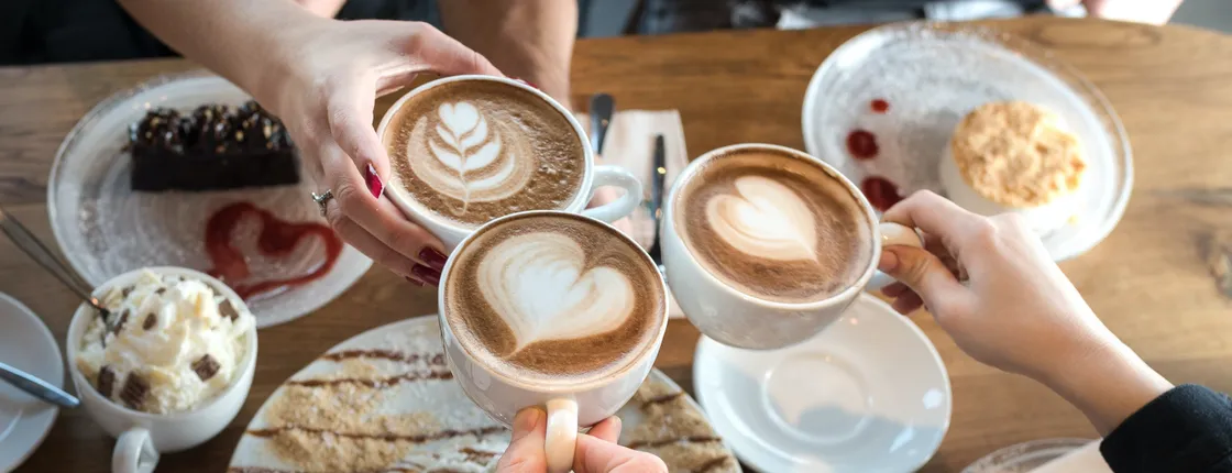 Kaffee und Kuchen im Dunklen mit Führung durch das Dunkelkaufhaus