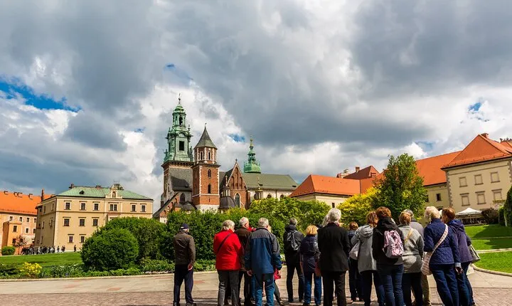 Krakow Guided Tour to Iconic Polish Royal Residence Wawel Castle
