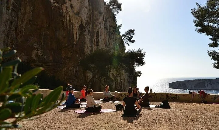 Hiking and Yoga in the Calanque of Sormiou