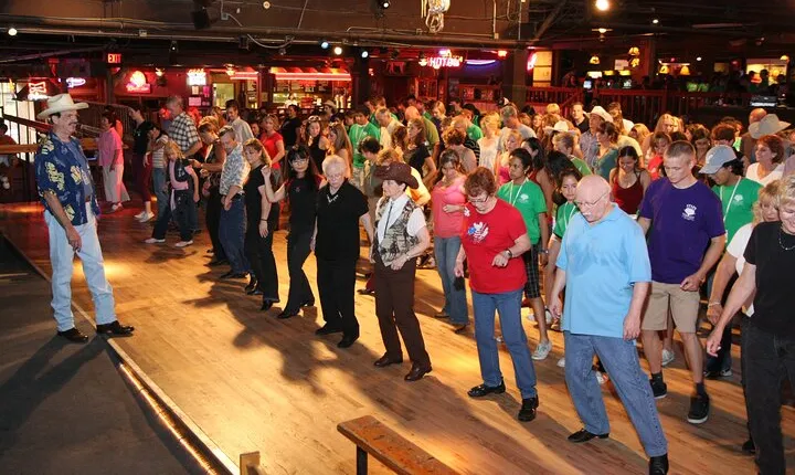 Billy Bob's Texas Honky Tonk Dinner and Photo Package