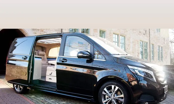 London or Heathrow To Stonehenge Return Private Transfer 