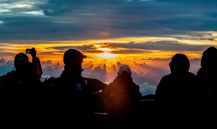 Haleakala Sunrise Spectacular: Legendary Views + Local Breakfast