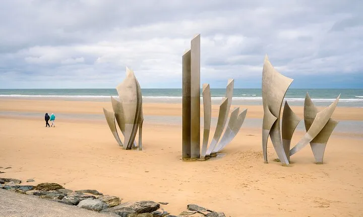 Normandy D-Day Landing Beaches Day Trip from Paris
