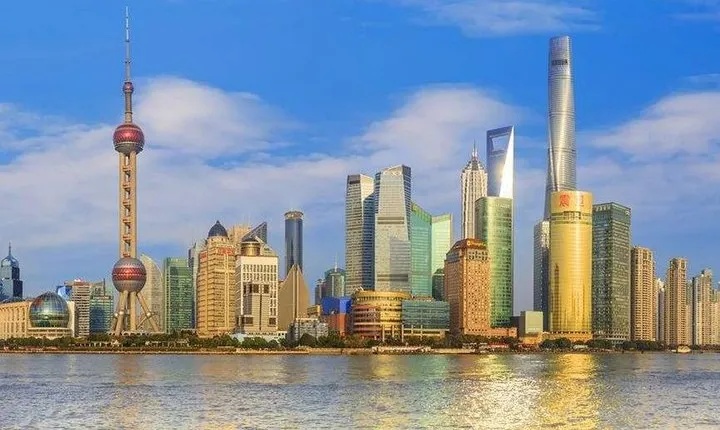 Shanghai City Highlights and Zhujiajiao Private Day Tour with Boat Ride