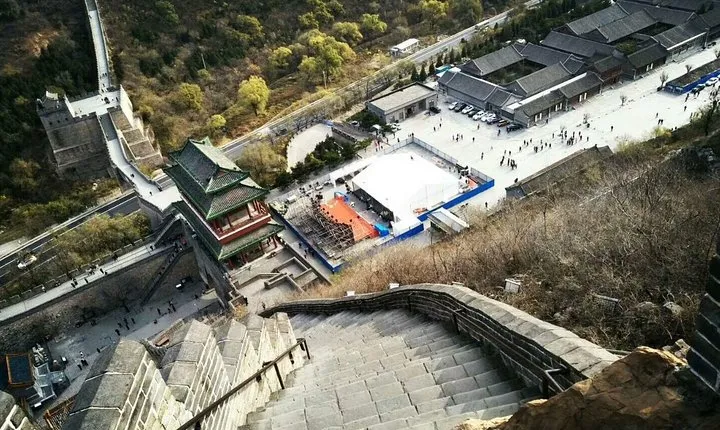 Beijing Private Great Wall Tour to Juyongguan and Badaling with Cable Car Ride