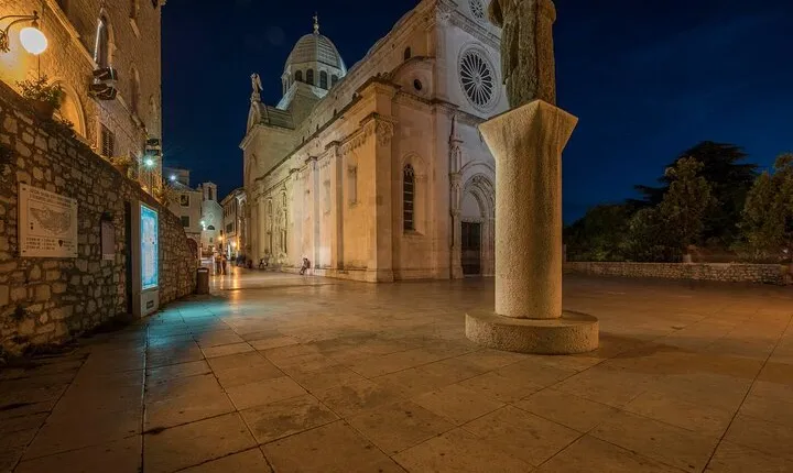 Daily or night walking tour through Medieval Šibenik