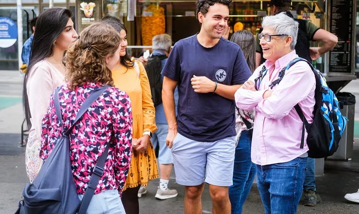 Vienna's Highlights: Food, Coffee and Market Walking Tour