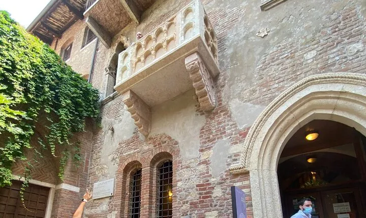 Private Multi-day tour to Northern Italy, Lugano and Italian Riviera with guide