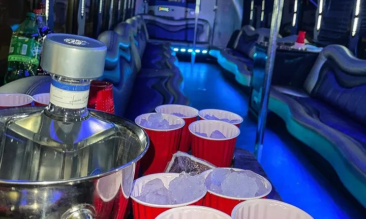 Miami Hip Hop Pool Tour with Party Bus Experience & open bar