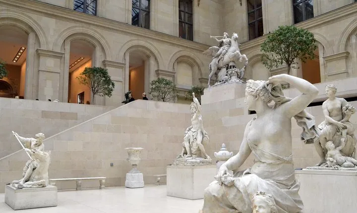 Paris in a Day with Louvre Museum and Seine River Cruise Tickets