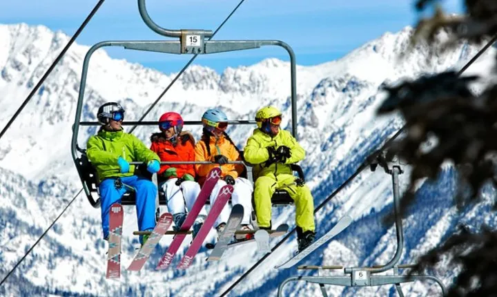 Banff Performance Ski Rental Including Delivery