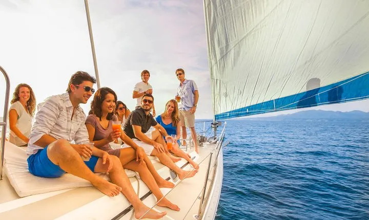 Los Cabos Luxury Sunset Sail with Light Apetizers and Open Bar