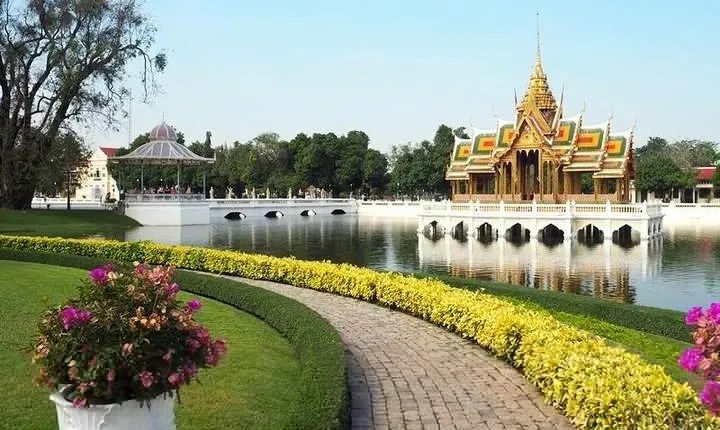 Private Tour : Ayutthaya Historical Temples and Summer palace