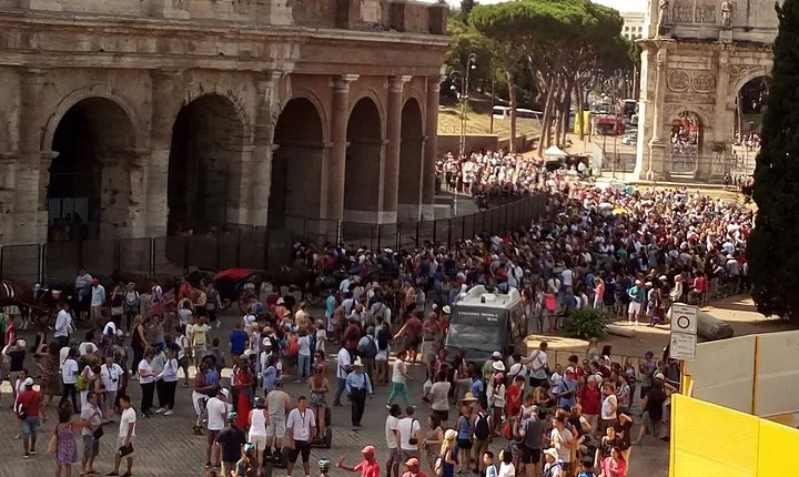 SkipTheLine Colosseum and Roman Forum with Private Expert Guide