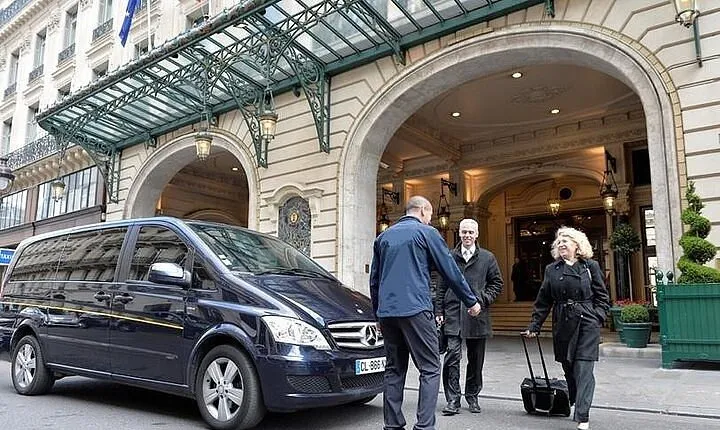 Private Departure Transfer from Paris to CDG, ORLY, BVA Airports