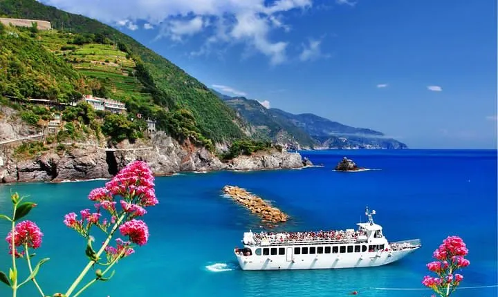 Shore Excursion from Livorno: Cinque Terre and Pisa independent private tour