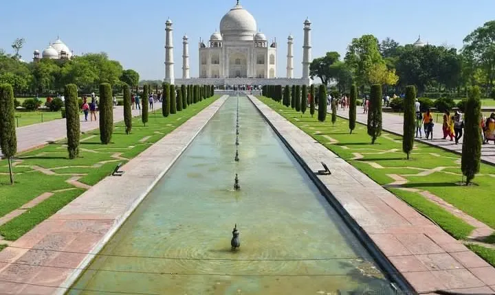 Private Taj Mahal and Agra Fort Tour by Car