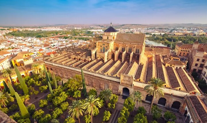Private Cordoba & Seville Tour with a Finale Horse Carriage Ride