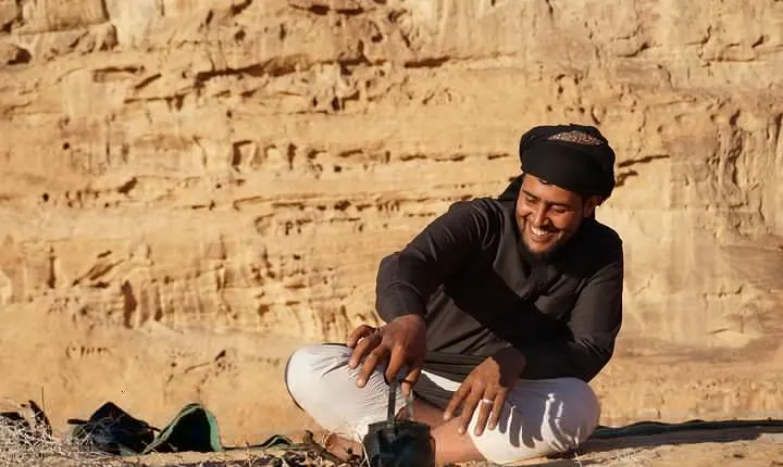 Half-Day Jeep and Hiking Bedouin Tour from Wadi Rum Village