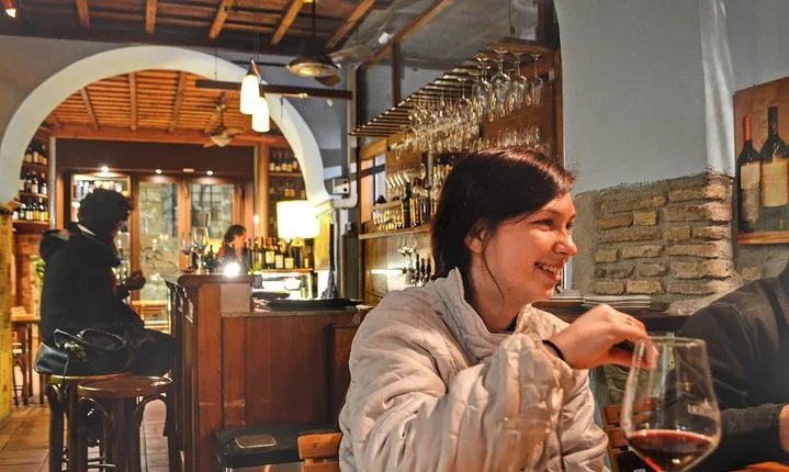 Wine Tasting, Food & Sightseeing Tour in Rome with local guide