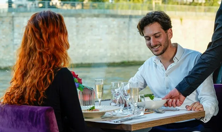 Paris Seine River Gourmet Lunch Cruise with Champagne Option