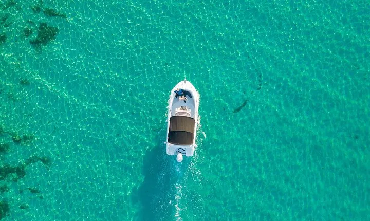 1Hour Private Speedboat and Parasailing Adventure–Sharm El Sheikh
