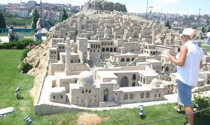 Semi Private Tour - Golden Horn and Miniaturk Park Tour in Istanbul