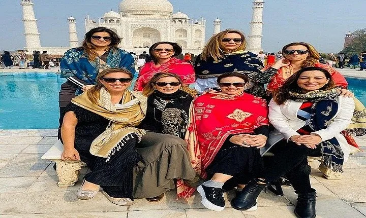 Private Overnight Taj Mahal & Agra Tour from Delhi