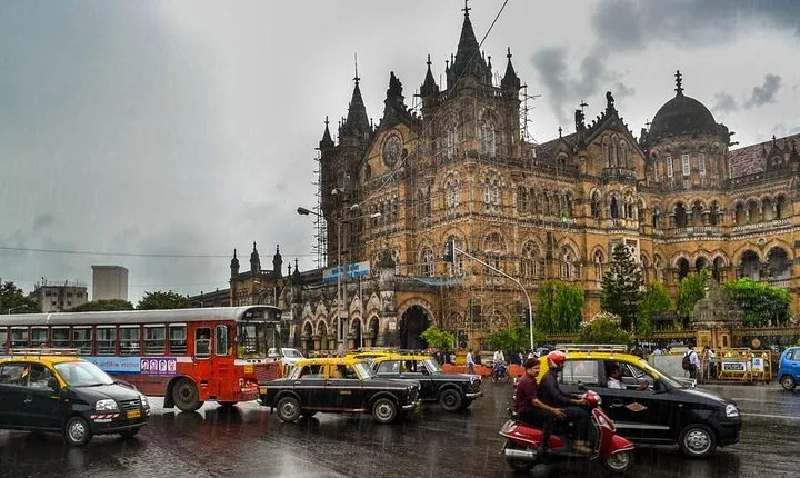 Experience the Monsoon in Mumbai in Private Vehicle