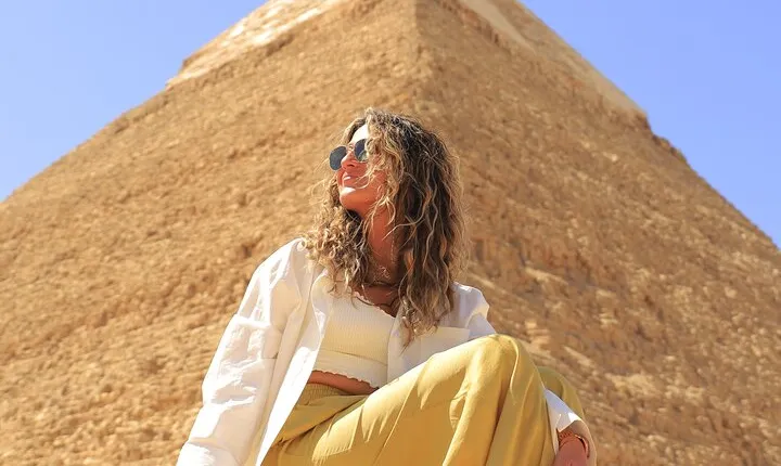Top Attractions Tour in Giza Pyramids And Horse carriage With panoramic view