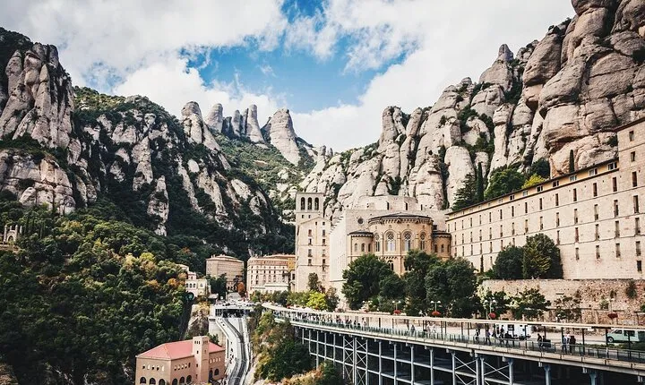 Enjoy Montserrat Morning Tour - Barcelona
