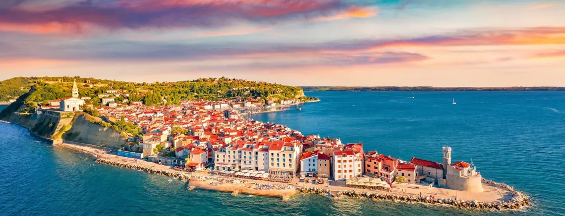 Guided coastal tour of Piran with local seafood specialities tasting