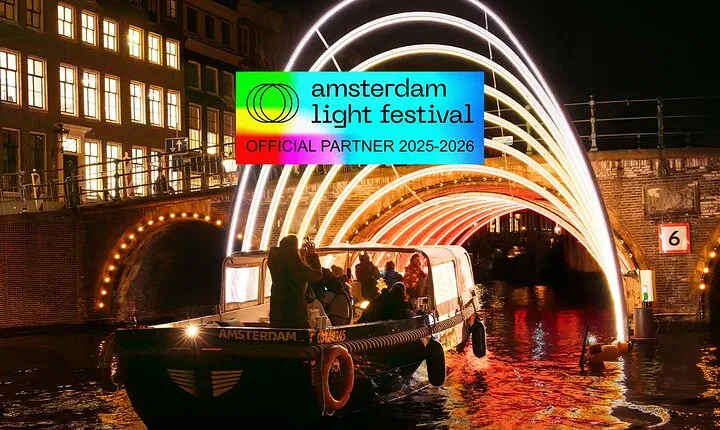 Amsterdam Light Festival Cruise with Dutch Snack and (Hot) drinks