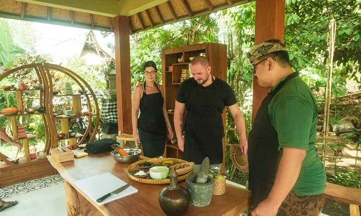 Village Experience with Trekking and Cooking Class from Tabanan