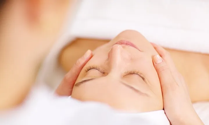 Facial Energization - by Venus' Secret Spa - São Paulo