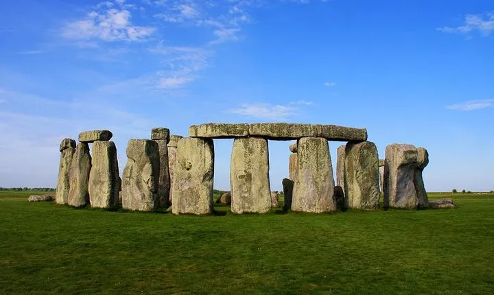 Private Chauffeured Minivan to Bombay Sapphire Distillery and Stonehenge