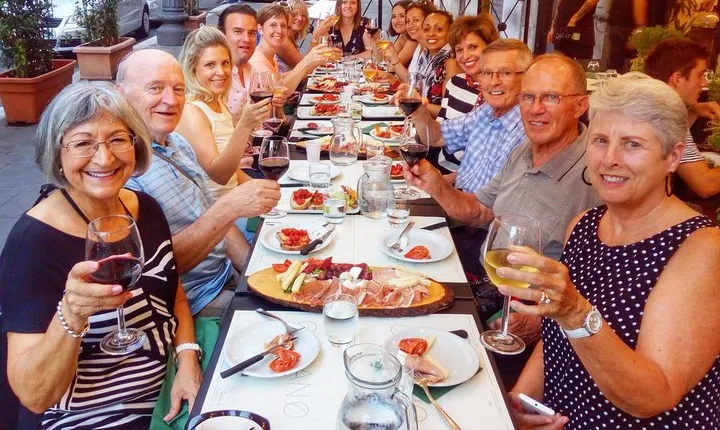 Jewish Ghetto and Navona Food Wine and Sightseeing Tour of Rome