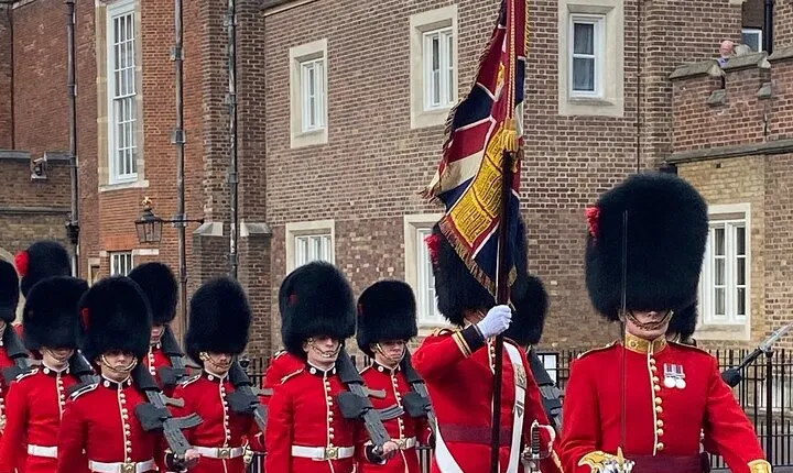 4 hour London Private Tour, with your own Black Cab Tour Guide