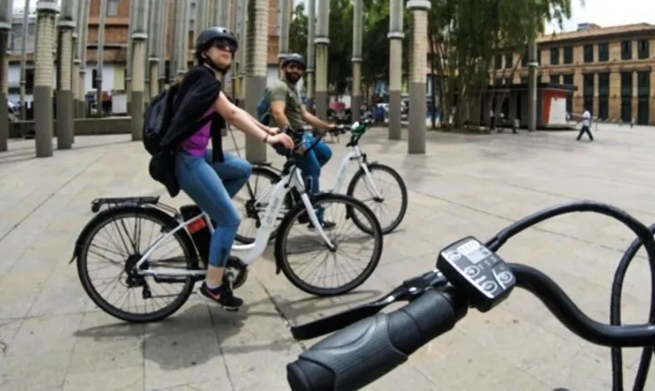 Electric Bike Tour of Medellin Cafe and Viewpoints