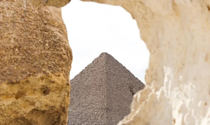 Cairo Tour from North Coast (Marsa Matruh)To(Pyramids- Musem-Khan El khalili) 