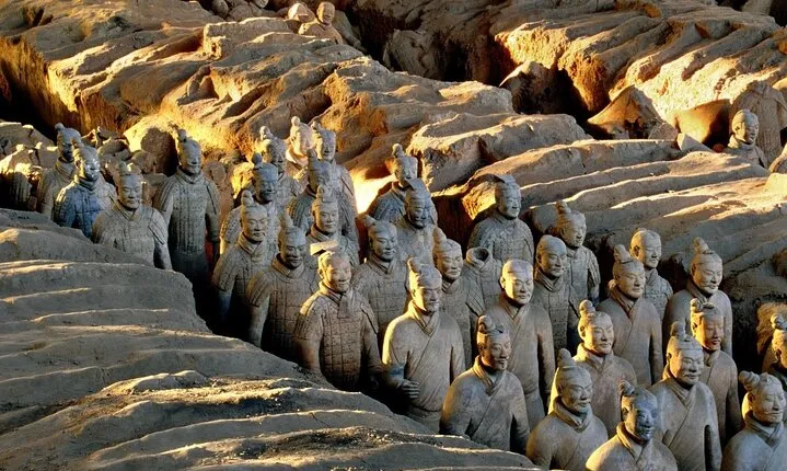 ZANBUS: Xi'an Qin Terra-cotta Warriors Bus Tour Departs at 8/9 AM