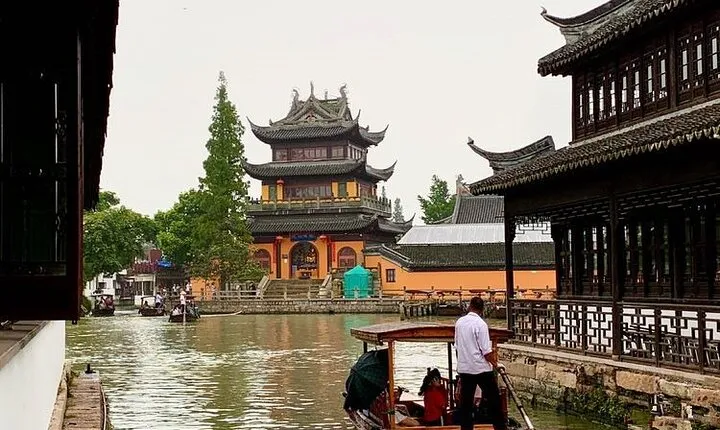 Shanghai Highlights and Zhujiajiao Water Town Private Day Tour