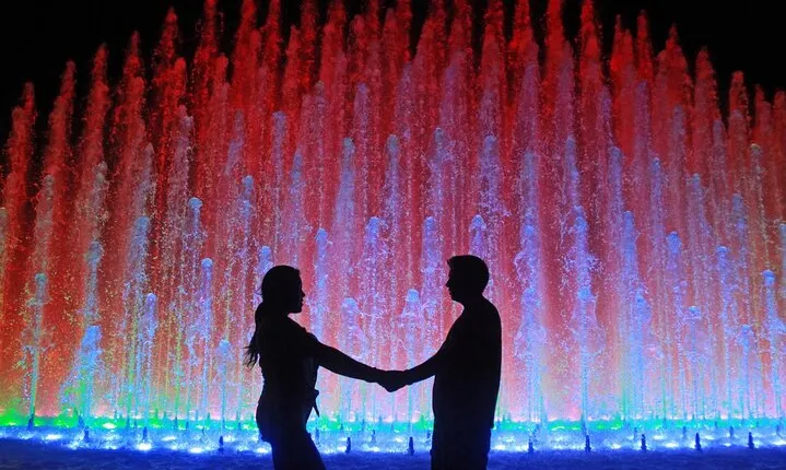 Magic Water Circuit with Dinner show, typical Peruvian dances.