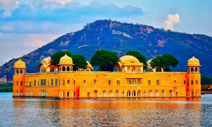 Jaipur Overnight Tour by AC Car From Delhi