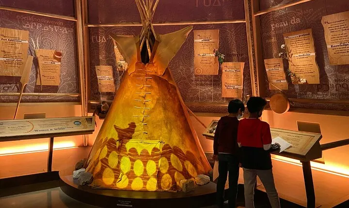 Edmonton Indigenous Heritage Tour with Minivan Transport