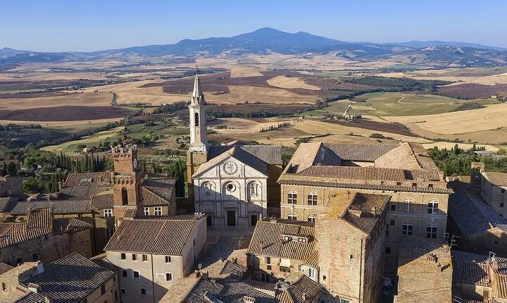 A Wine bliss in Montalcino, Montepulciano, Val d'Orcia