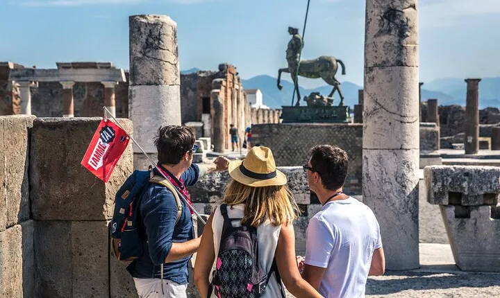 Private Transfer Naples to Positano with Guided Tour in Pompei