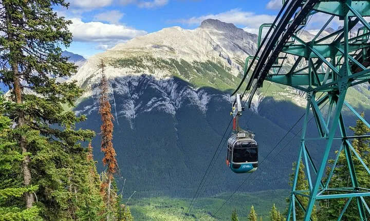 Day Tour to Banff Gondola Hot Springs Johnston Canyon fromCalgary