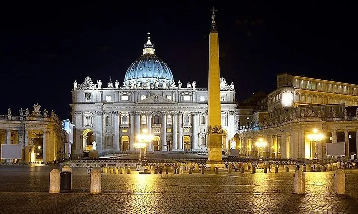 Vatican Evening Tour: the Museums at Their Best I Max 6 People