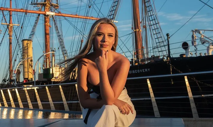 Original Dundee Photoshoot Tour